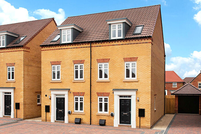 3 Bedroom End Of Terrace House For Sale In Woodmansey Mile, Beverley, HU17