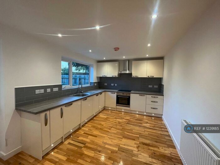 3 Bedroom End Of Terrace House To Rent In Cheaton Close, Leominster, HR6