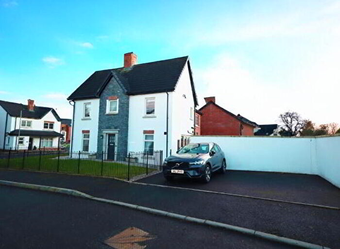3 Bedroom Semi-Detached House For Sale In Loughshore Manor, Newtownabbey, BT37