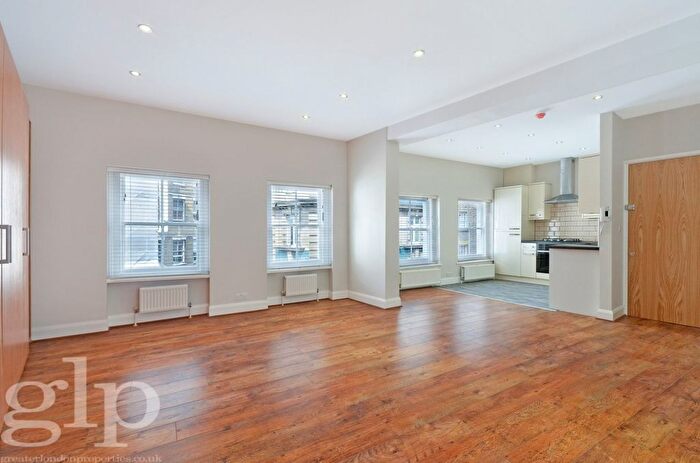 Studio To Rent In Moor Street, London, Greater London, Soho, W1D