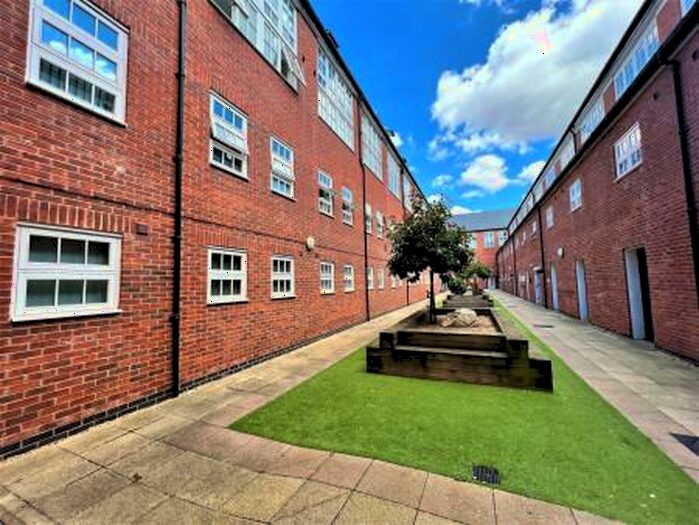 1 Bedroom Private Hall To Rent In Tudor Road, Leicester, LE3