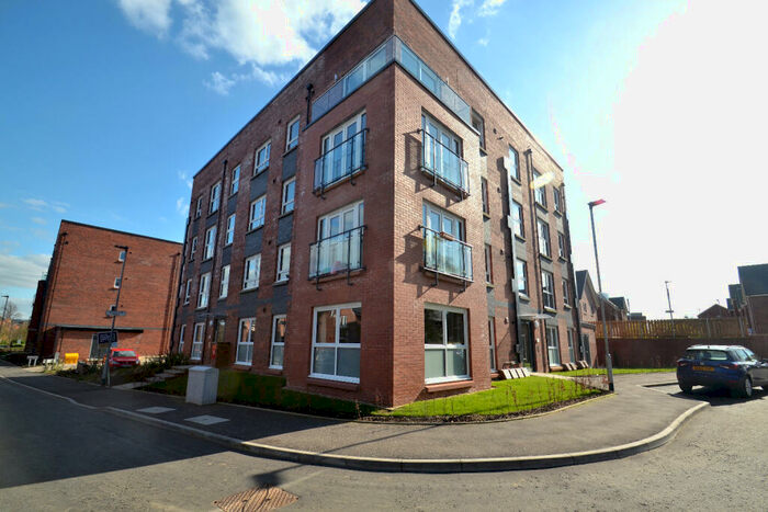 2 Bedroom Flat To Rent In Inverlair Drive, Newlands, G43