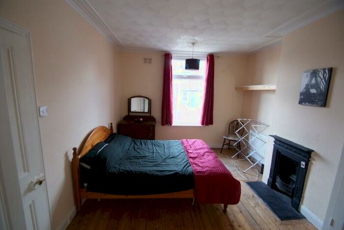 2 Bedroom Terraced House To Rent In Woodside Avenue, Burley, Leeds, LS4