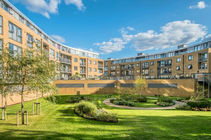 2 Bedroom Flat To Rent In Smeaton Court, Hertford SG13