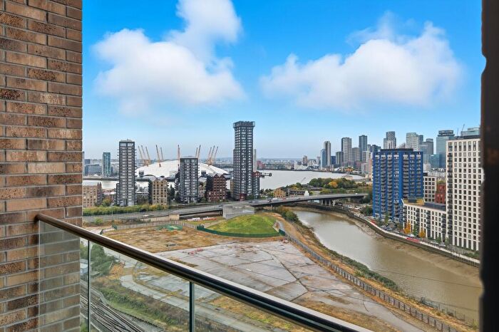 1 Bedroom Flat For Sale In Falconbrook Gardens, Canning Town, E16