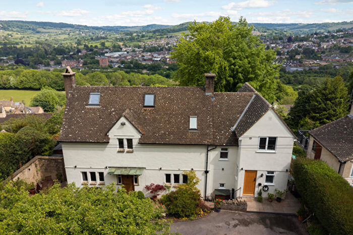 4 Bedroom Detached House For Sale In Rodborough Common, Stroud, GL5