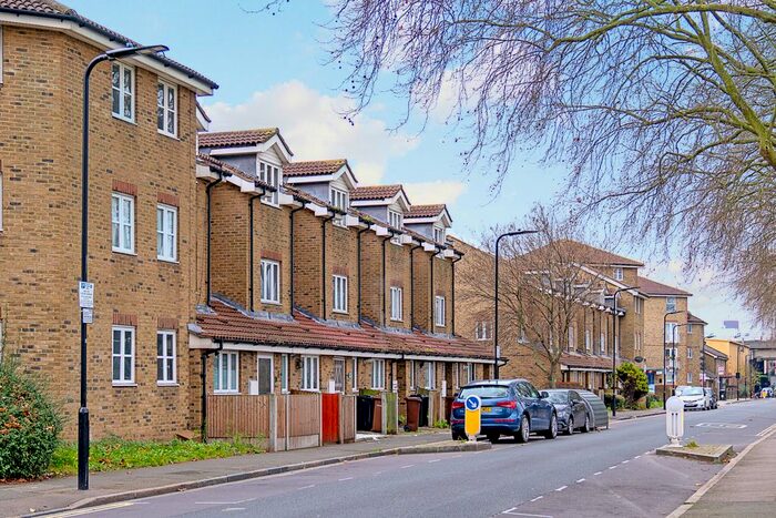 4 Bedroom Terraced House To Rent In Lee Conservancy Road, London, E9