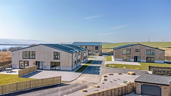 4 Bedroom Detached House For Sale In Saxon Rise, Barkisland, Halifax, HX4