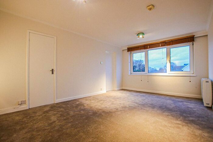 2 Bedroom Flat To Rent In Banfor Court, Clarendon Road, Wallington, SM6