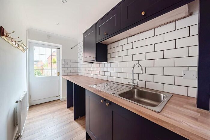 5 Bedroom Detached House To Rent In Manse Gardens, Cheltenham, GL51