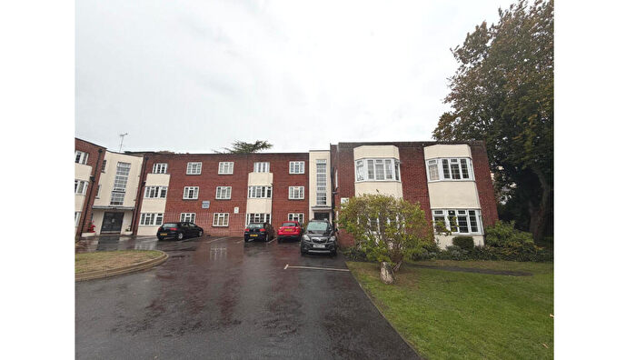 1 Bedroom Flat For Sale In Berkeley Court, Coley Avenue, Reading, Berkshire, RG1