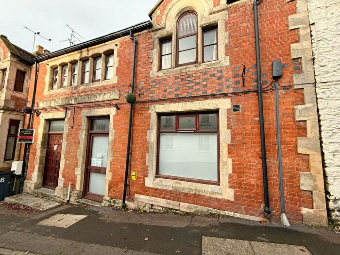 2 Bedroom Flat To Rent In Church Street, Wincanton, Somerset, BA9