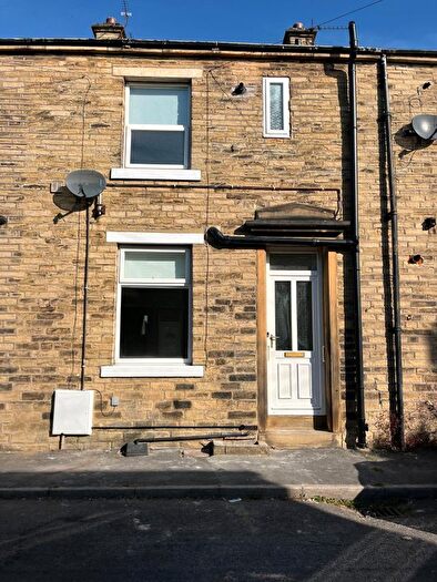 2 Bedroom Detached House To Rent In Edward Street, Brighouse, West Yorkshire, HD6