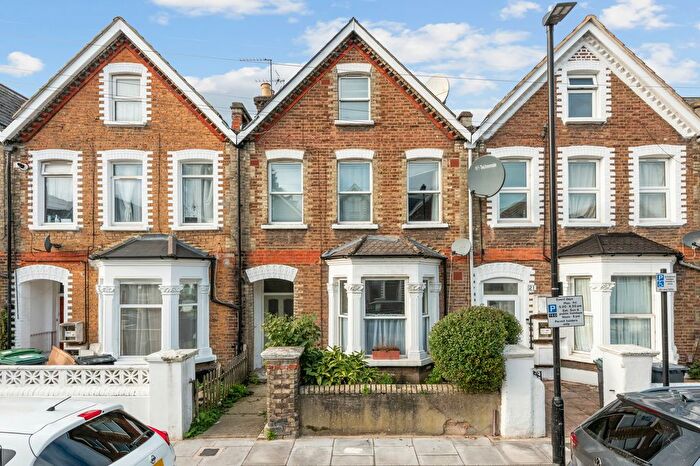 2 Bedroom Flat For Sale In Baronet Road, London, N17
