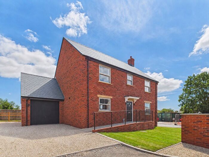 4 Bedroom Detached House For Sale In Badger Close, Langport, TA10