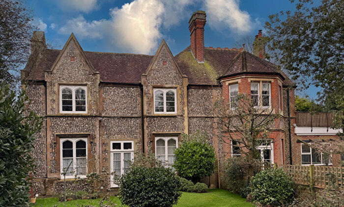 3 Bedroom Flat For Sale In Walton Lane, Bosham, PO18