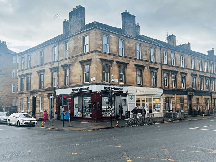 3 Bedroom Flat To Rent In Queens Drive, Struthbungo, Glasgow., G42
