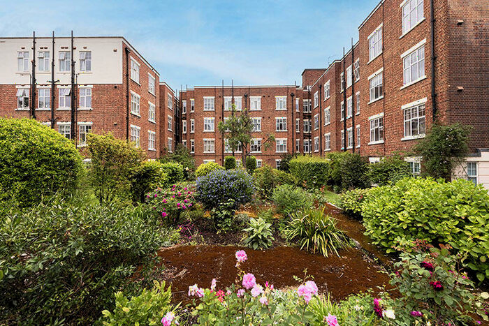 1 Bedroom Apartment For Sale In Gilling Court, Belsize Grove, London, NW3