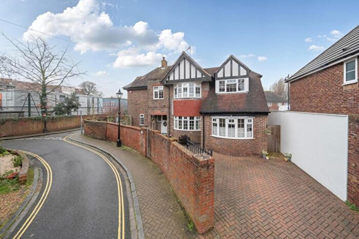 4 Bedroom Detached House For Sale In The Thicket, Southsea, PO5