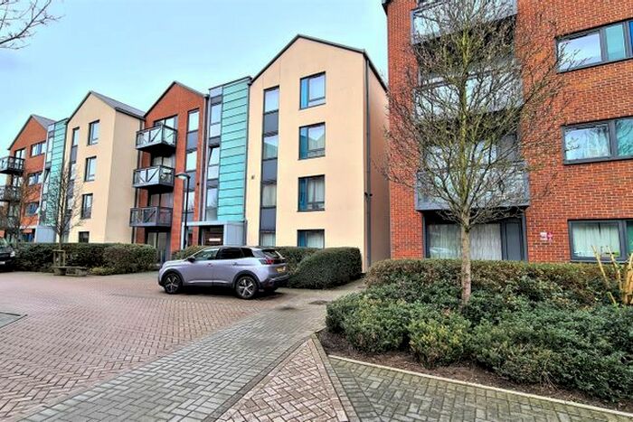 2 Bedroom Flat To Rent In Union Lane, Isleworth, TW7
