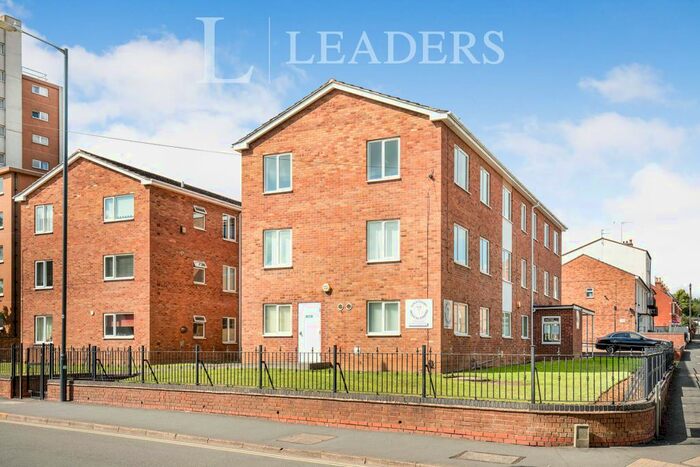 3 Bedroom Flat To Rent In Lisle Court, Leamington Spa, CV31