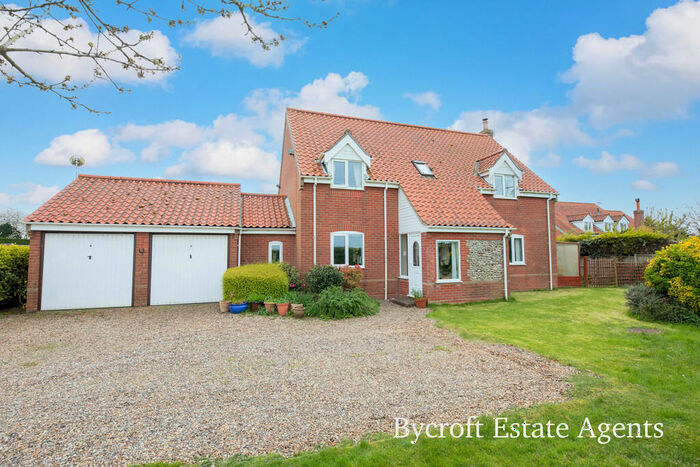 4 Bedroom Detached House For Sale In The Street, Runham, NR29