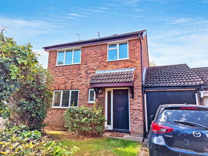 3 Bedroom Semi-Detached House For Sale In Windsor Close, Towcester, NN12