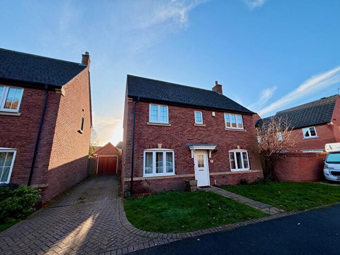 4 Bedroom Property To Rent In Vale Close, Loughborough, Leics, LE11