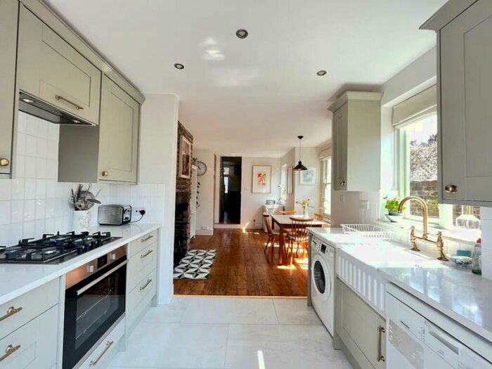 3 Bedroom End Of Terrace House To Rent In Waveney Avenue, Peckham Rye, London, SE15
