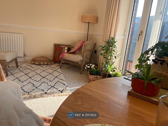 2 Bedroom Flat To Rent In Barbers Wharf, Poole, BH15