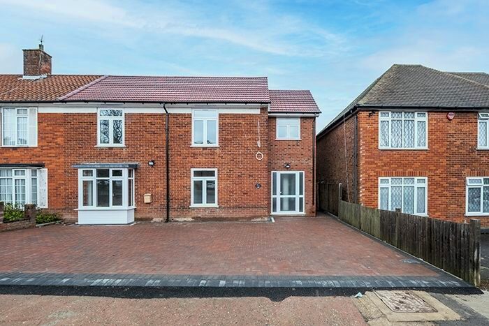 3 Bedroom Maisonette To Rent In Pangbourne Drive, Stanmore, HA7