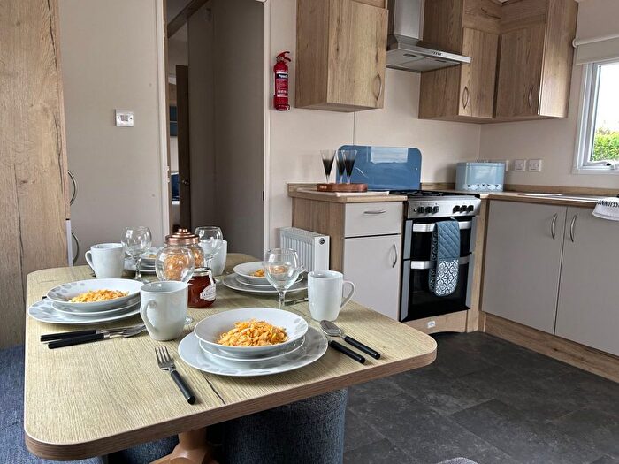 3 Bedroom Mobile/park Home For Sale In Shottendane Road, Birchington, CT7