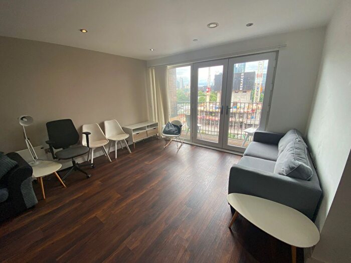 2 Bedroom Flat To Rent In Ordsall Lane, Salford, M5