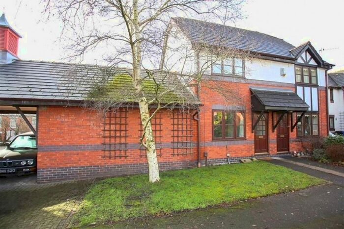 2 Bedroom Mews House To Rent In Mulberry Mews, Stockport SK4