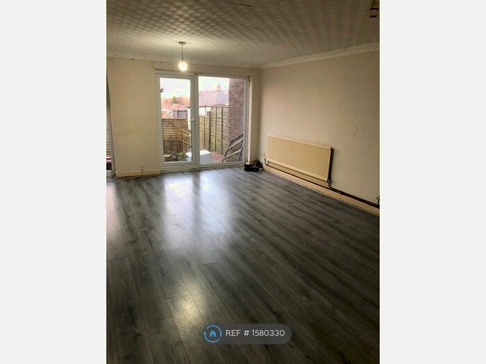 3 Bedroom Terraced House To Rent In Delph Close, Blackburn, BB1