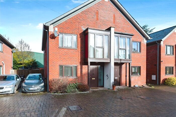 4 Bedroom Semi Detached House For Sale In Mansfield Road, Ringwood, Hampshire, BH24