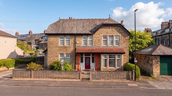 5 Bedroom Detached House For Sale In Oxford Avenue, Guiseley, Leeds, West Yorkshire, LS20