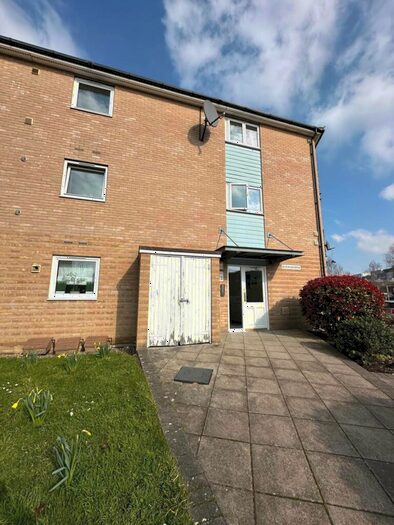 2 Bedroom Apartment To Rent In Miles Drive, West Thamesmead, SE28