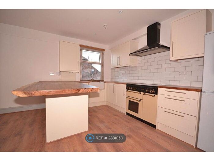 3 Bedroom Flat To Rent In Sandringham Road, Waterloo, Liverpool, L22
