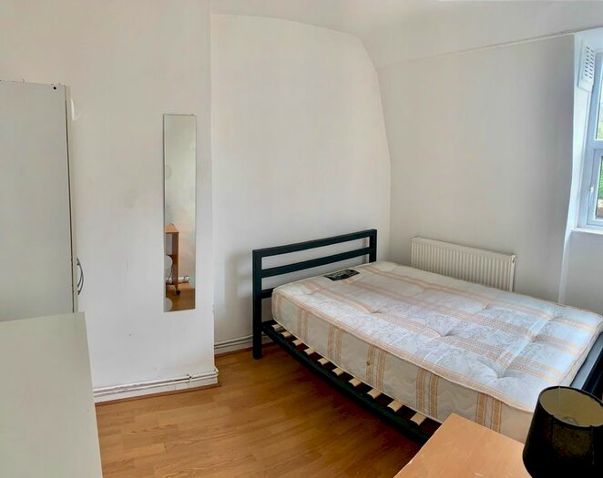 4 Bedroom Flat To Rent In Emmott Close, Stepney Green/Mile End, E1