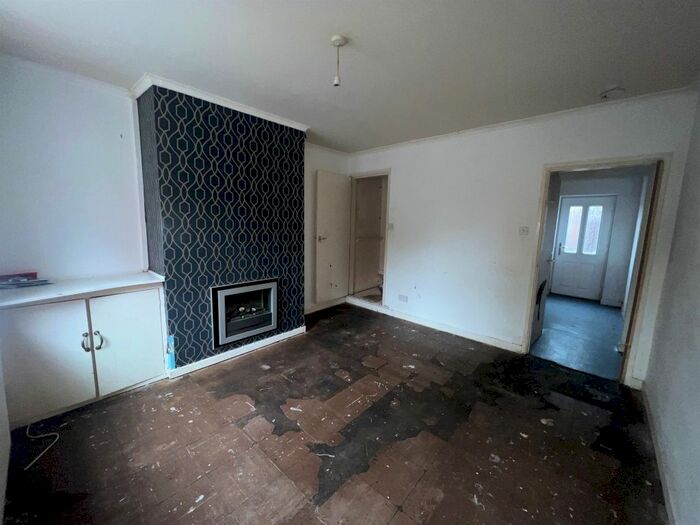 1 Bedroom Terraced House For Sale In South Street, Brierley Hill, DY5
