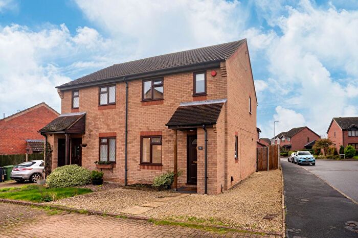 3 Bedroom Semi Detached House For Sale In The Spinney, Bar Hill, CB23