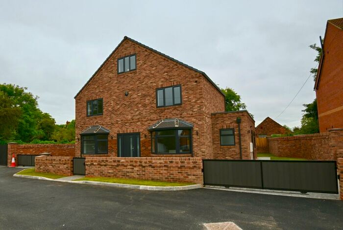 4 Bedroom Detached House For Sale In Station Road, Misterton, Doncaster, DN10