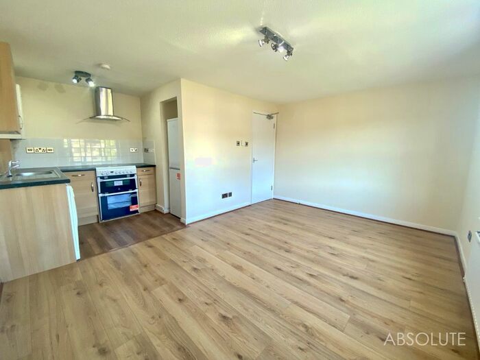 1 Bedroom Flat To Rent In Bradley Lane, Newton Abbot, Devon, TQ12