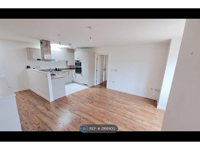 2 Bedroom Flat To Rent In Stone, Greenhithe, DA9