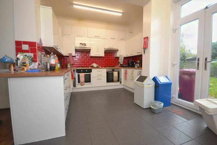 10 Bedroom Semi-Detached House To Rent In London Road, Reading, RG1