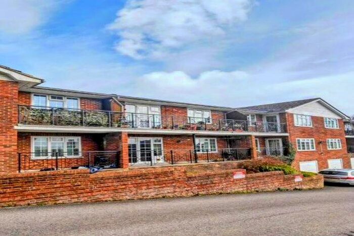 2 Bedroom Flat To Rent In Mutton Hall Hill, Heathfield, TN21