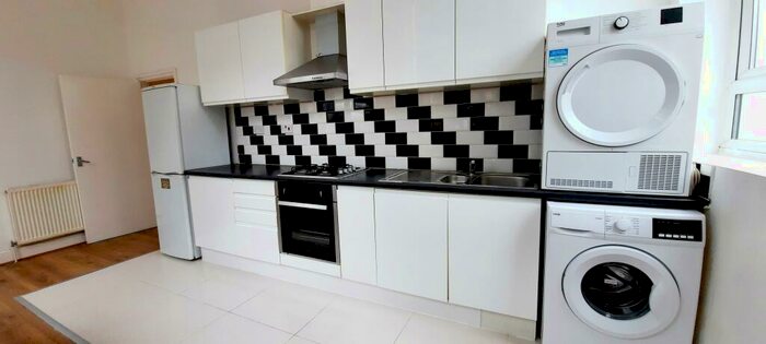 3 Bedroom Apartment To Rent In Cambridge Road, London, NW6