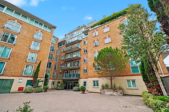 3 Bedroom Flat For Sale In Rotherhithe Street, Pacific Wharf, SE16