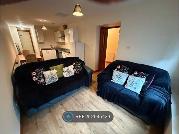 2 Bedroom Flat To Rent In Ark Lane, Glasgow, G31